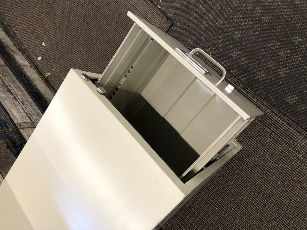 2 DRAWER FILING CABINET.