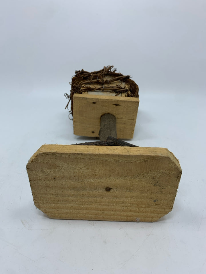 SM WOODEN BIRD HOUSE DECOR.