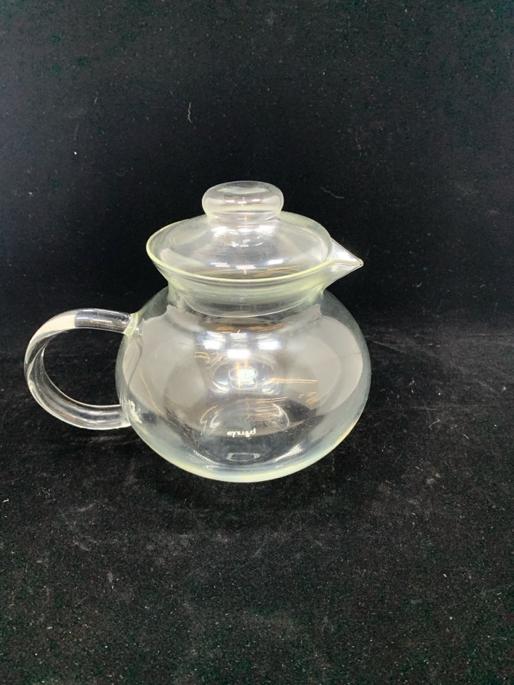CLEAR GLASS TEAPOT.