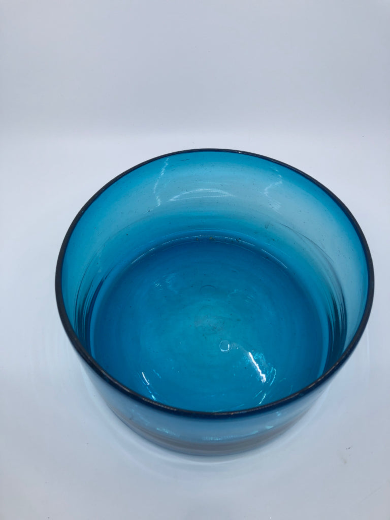 LARGE BLUE GLASS CENTERPIECE BOWL.