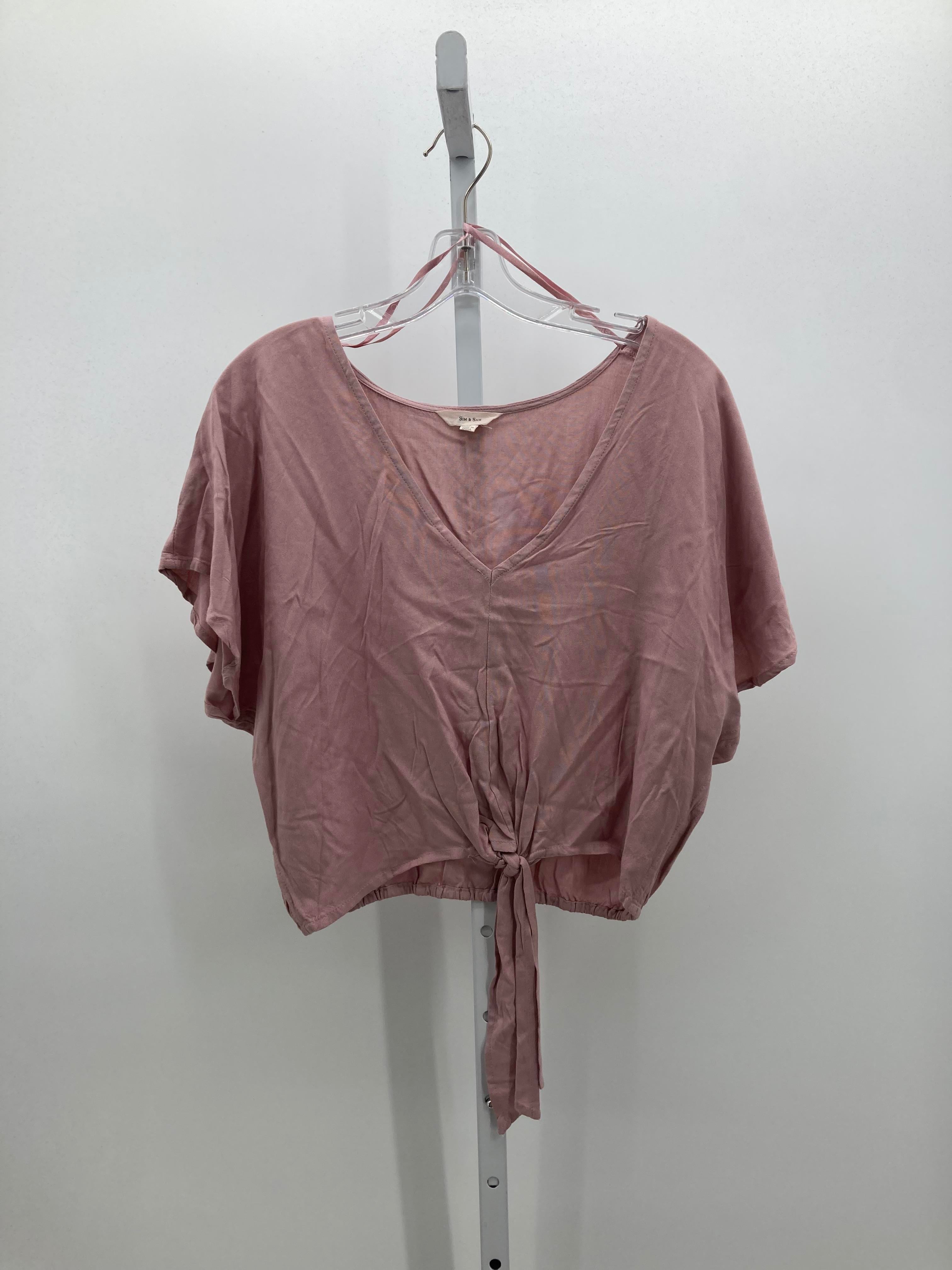 Size Medium Misses Short Sleeve Shirt