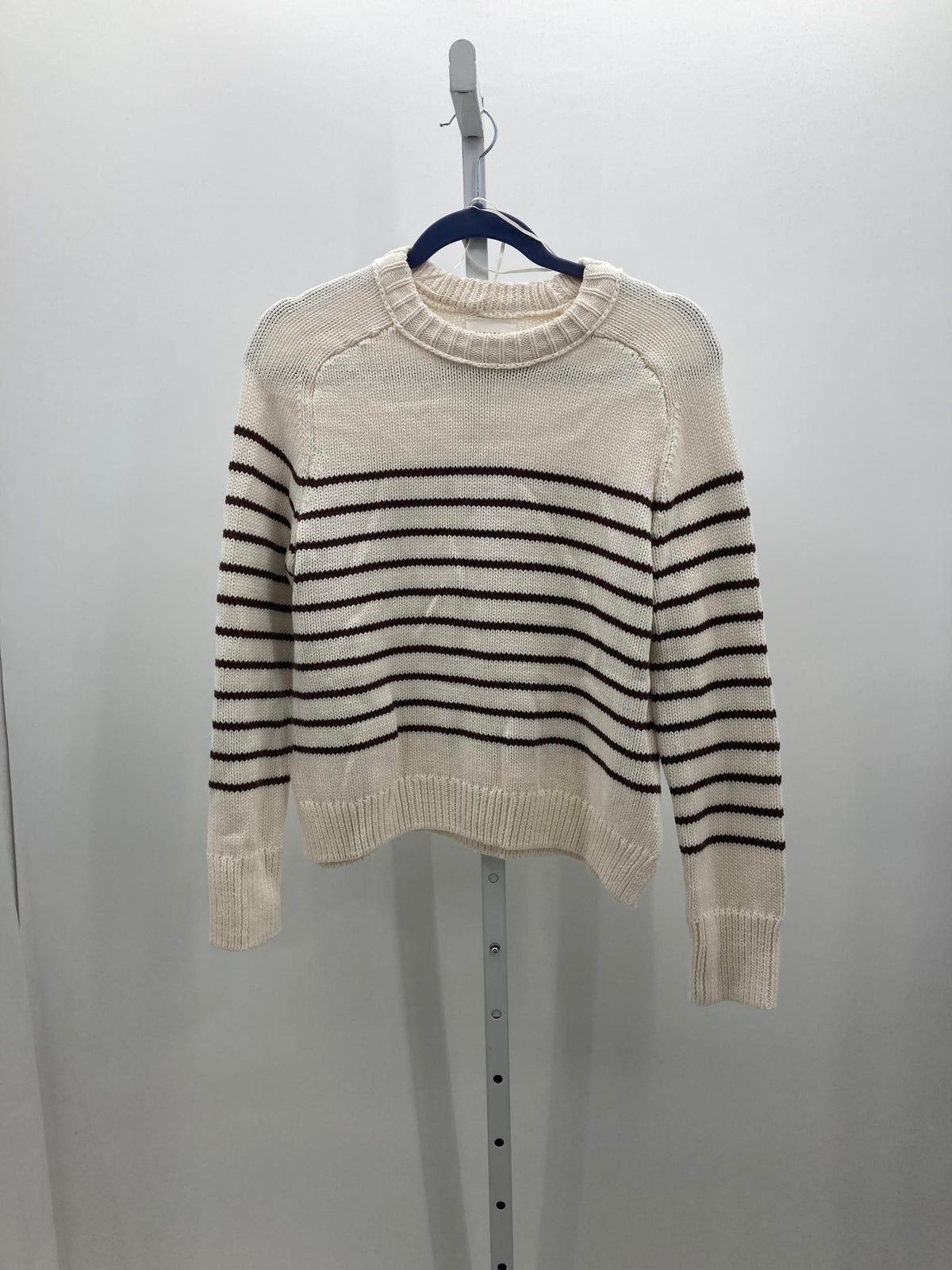 Size Medium Juniors Long Sleeve Sweater