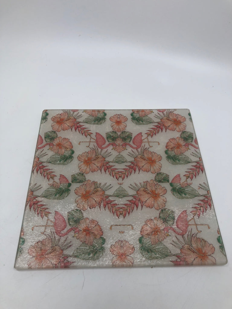 GLASS FLAMINGO TRIVET.