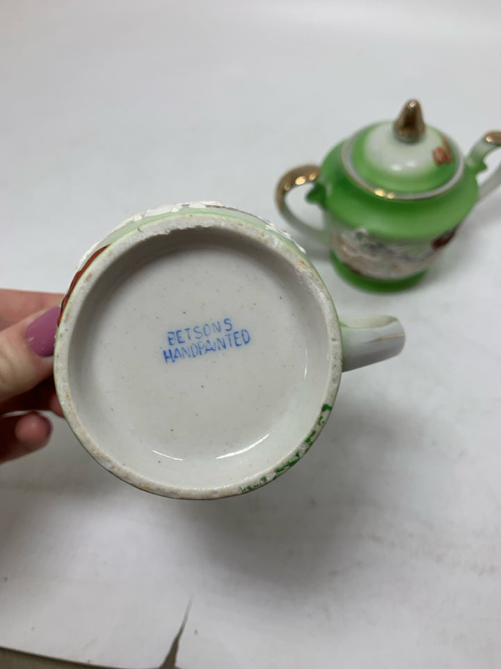 GREEN ASIAN STYLE SUG/CREAMER SET.