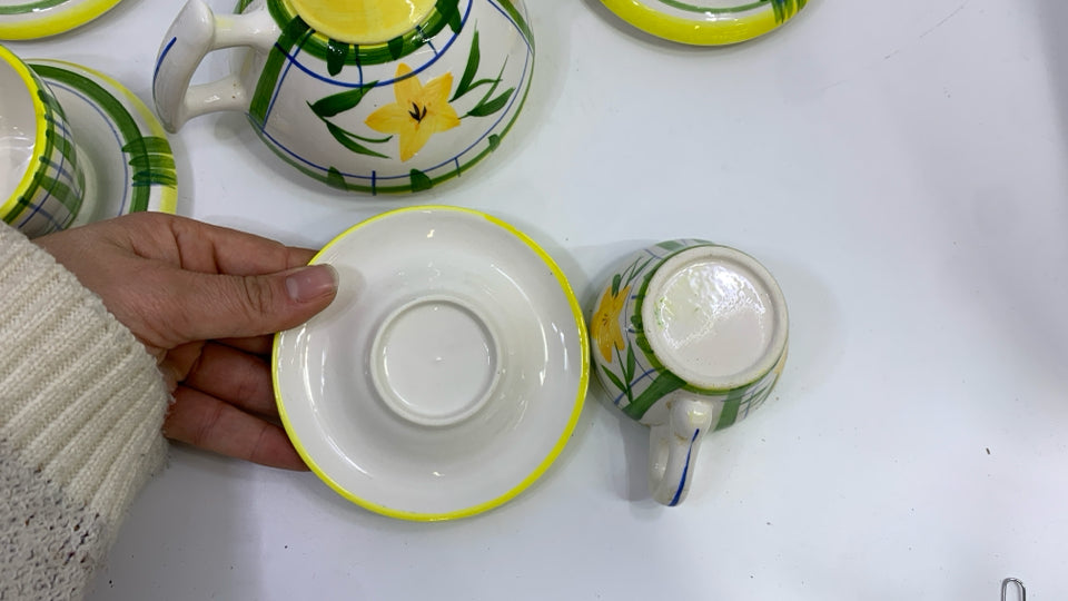 9PC YELLOW FLOWER/GREEN STRIPE TEAPOT AND CUP SET.