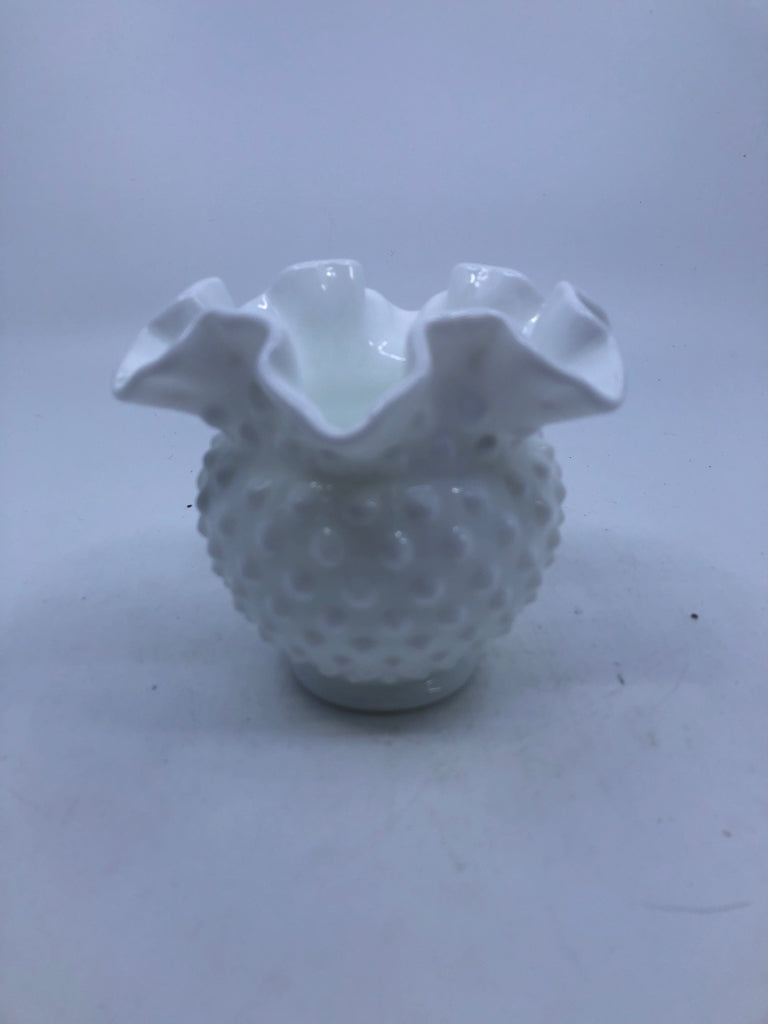 VTG MILK GLASS HOBNAIL VASE.