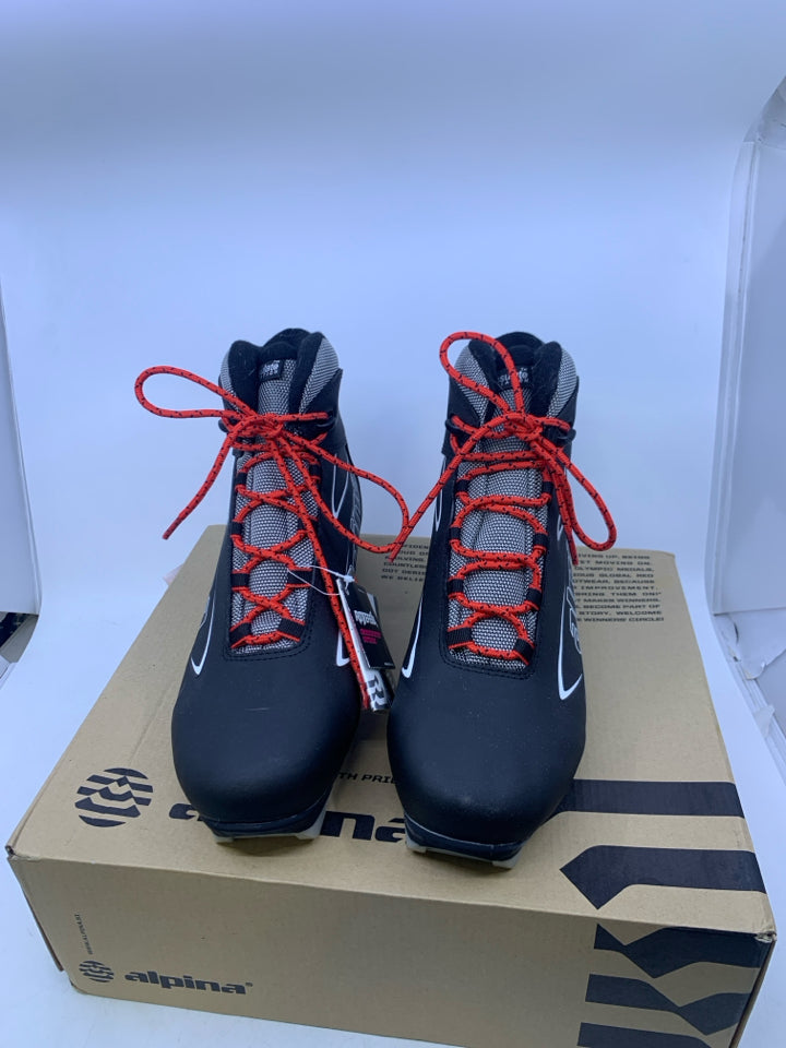 Size 8.5 Young Men's Boots