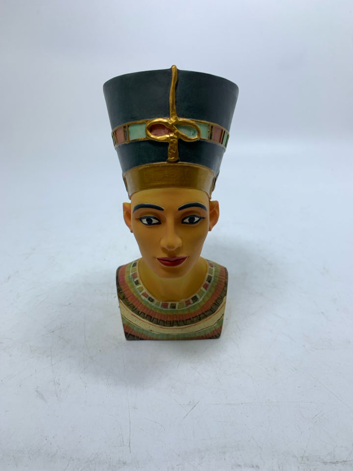 EGYPTIAN STYLE MAN W/ LARGE HAT RESIN.