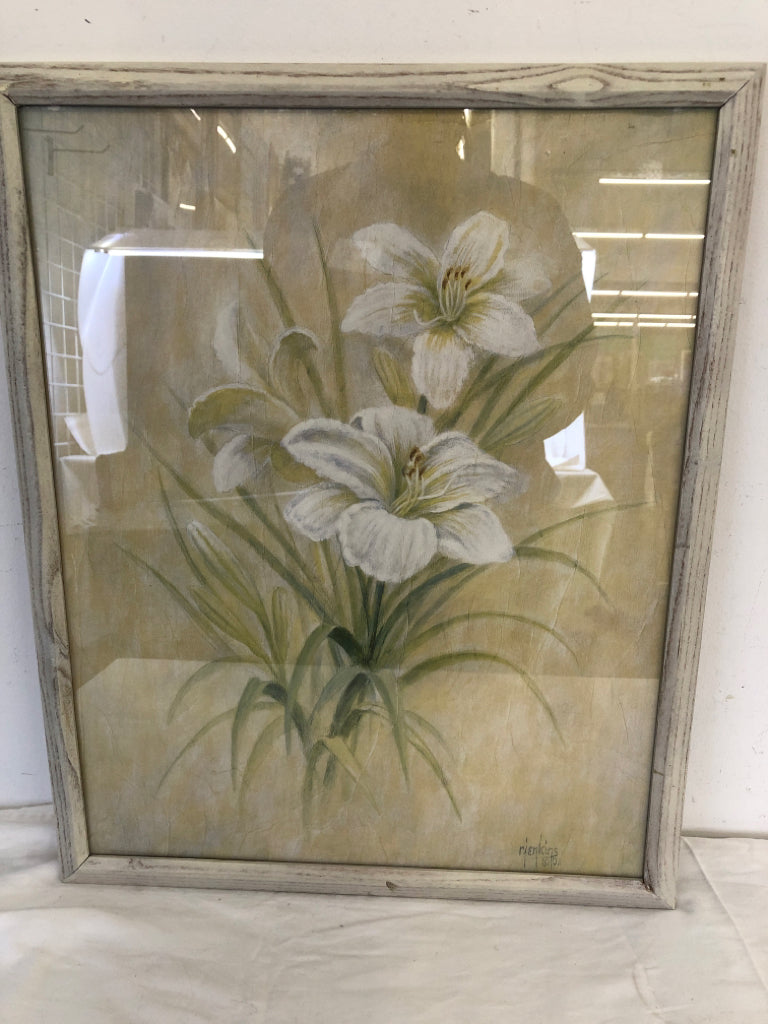 WHITE FLORAL IN GREY FRAME WALL ART.