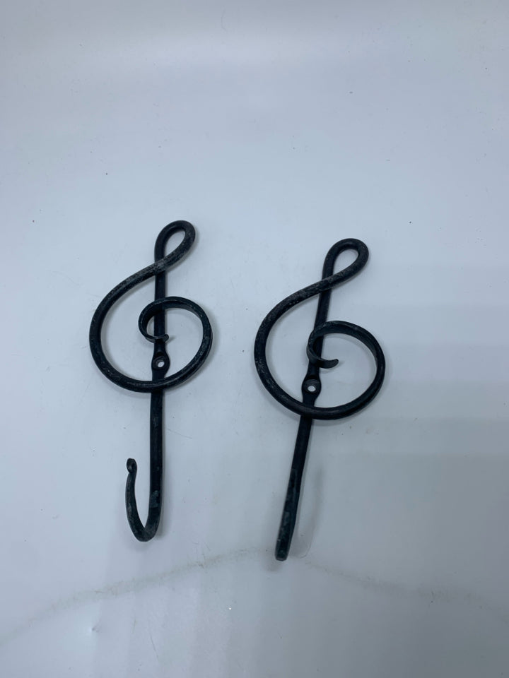 2 METAL MUSIC NOTE SHAPED HOOKS.