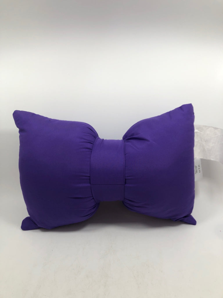 SM PURPLE BOW PILLOW.