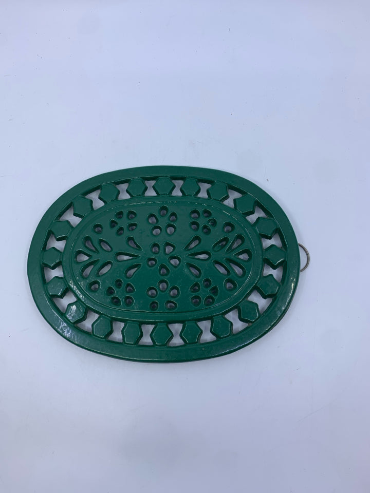 HEAVY GREEN TRIVET.