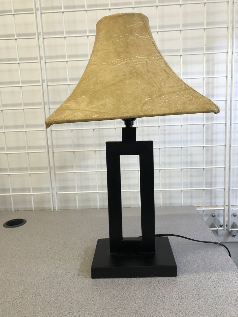 METAL BASE LAMP W/FAUX LEATHER TAN SHADE.