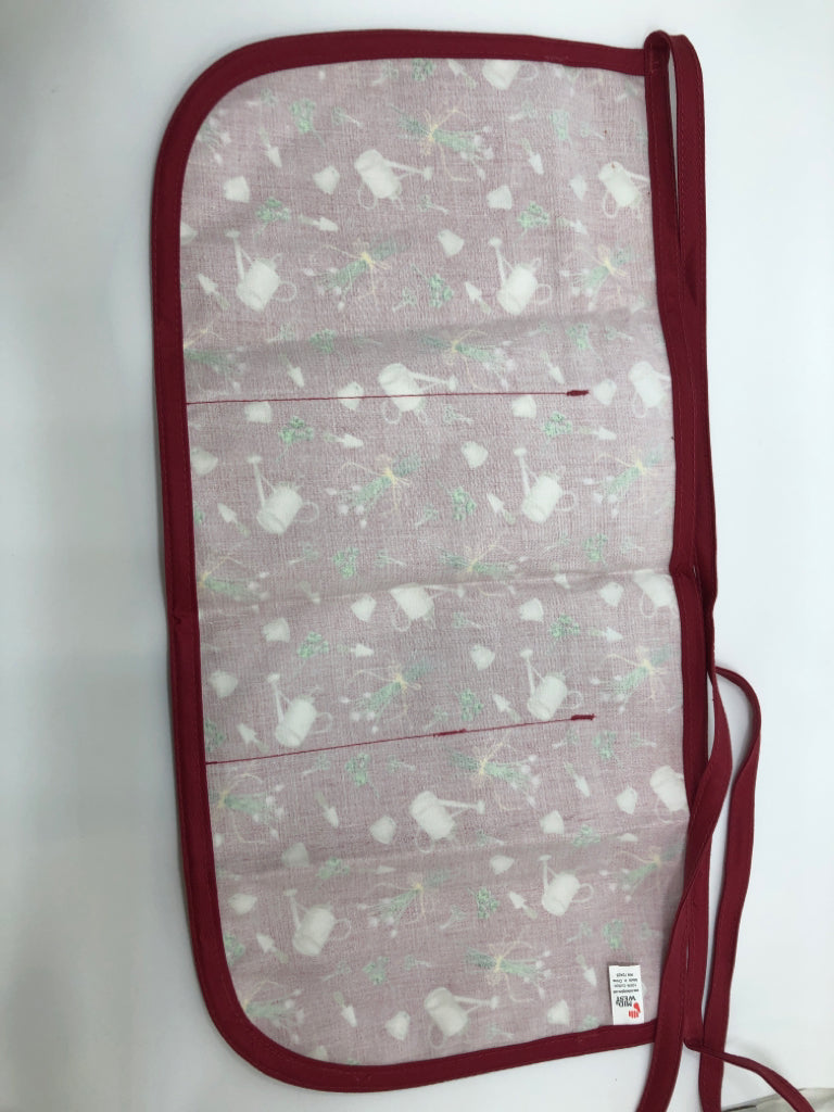 WATERING CAN PRINT GARDENING APRON.