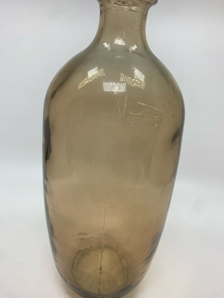 AMBER GLASS VASE.