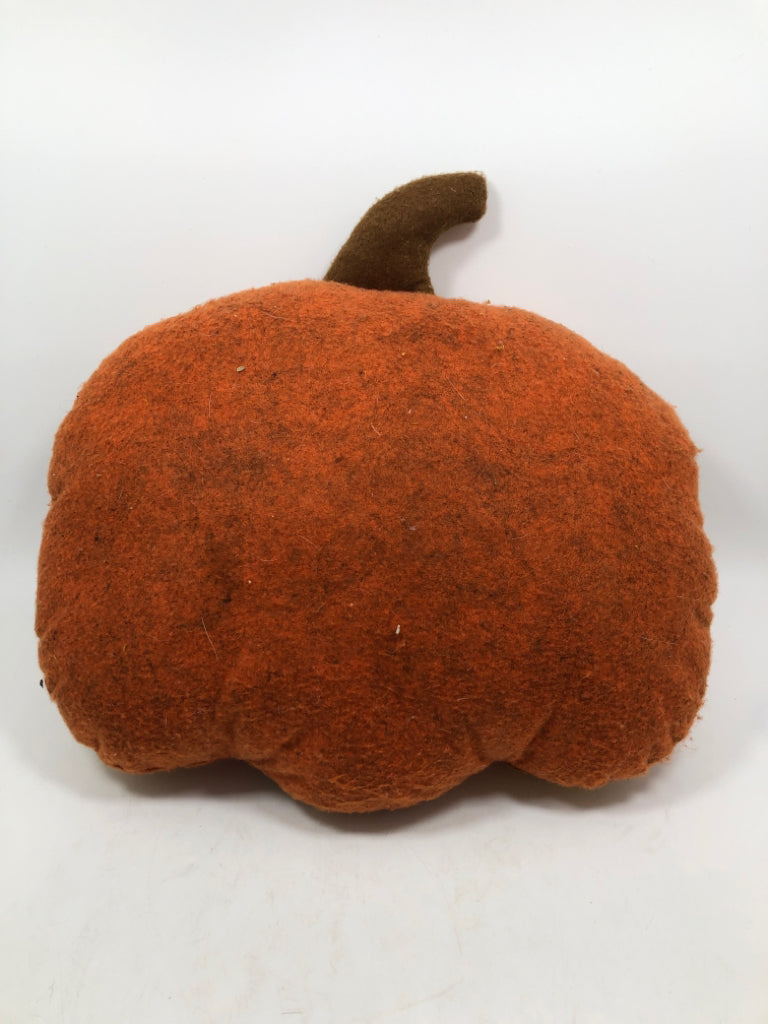 HAPPY FALL PUMPKIN THROW PILLOW.