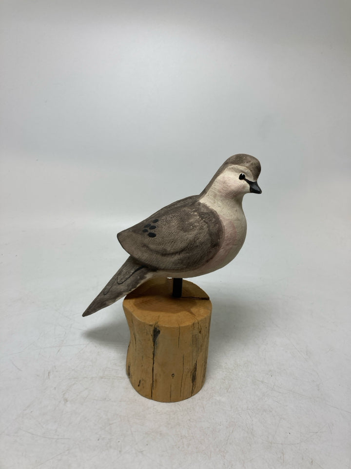 CARVED/PAINTED MORNING DOVE ON STUMP.