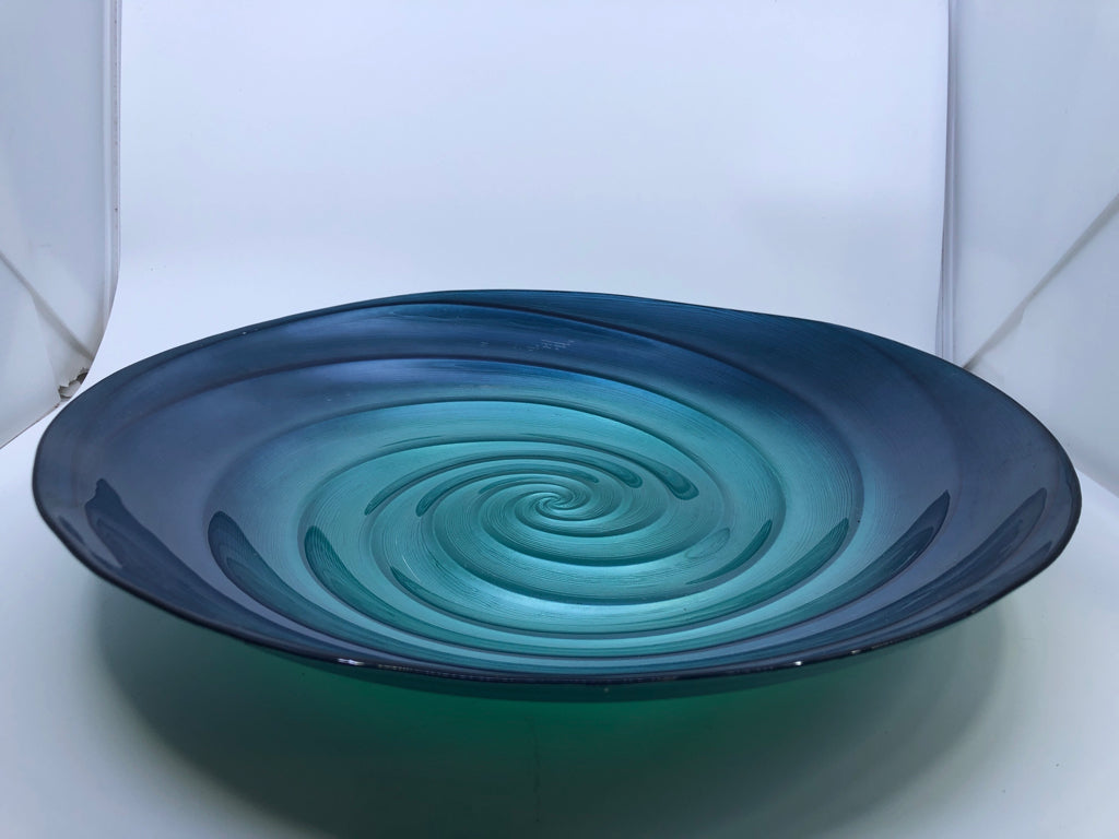 LARGE BLUE/TEAL SWIRL GLASS CENTERPIECE BOWL.