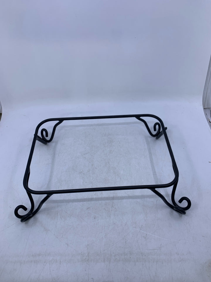 WROUGHT IRON RECTANGULAR PEDESTAL STAND.