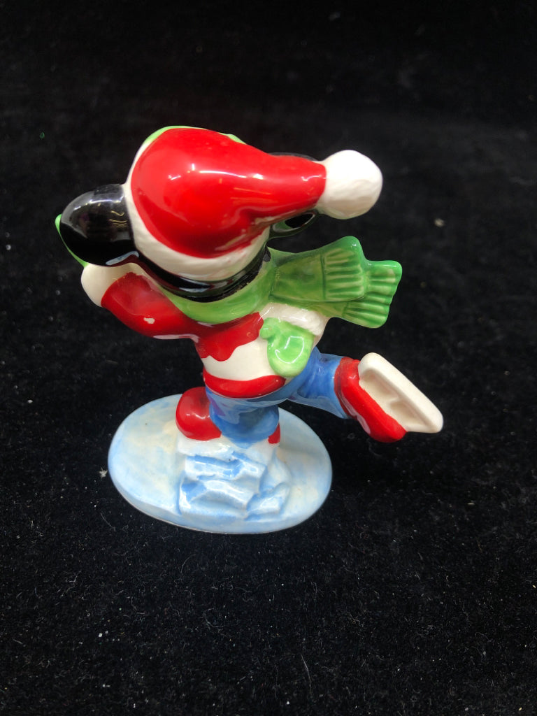 ICE SKATING MICKEY MOUSE.