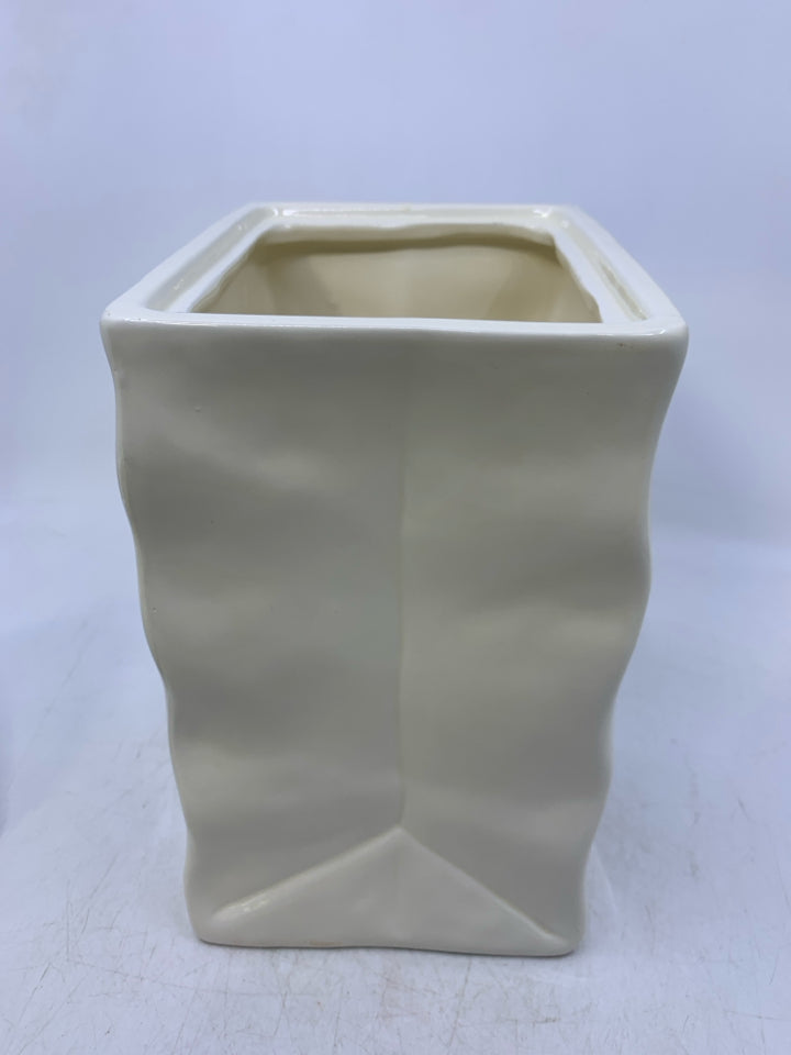 CERAMIC PILLSBURY ALL PURPOSE FLOWER BAG.