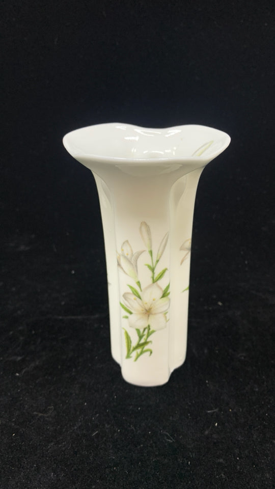 CALLA LILY PAINTED BUD VASE.