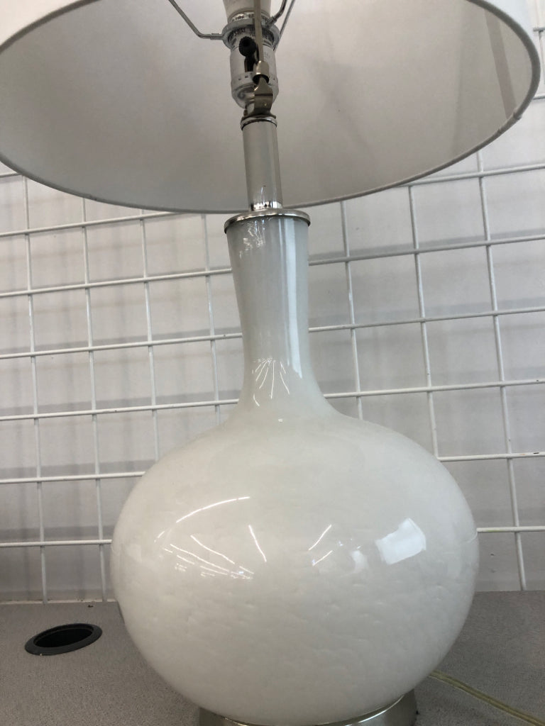 WHITE GLASS BASE W/ WHITE SHADE.