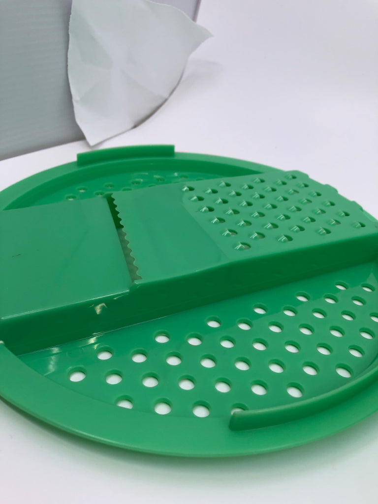 MINT GREEN TUPPERWARE CHEESE GRATER W BOTTOM CATCH.