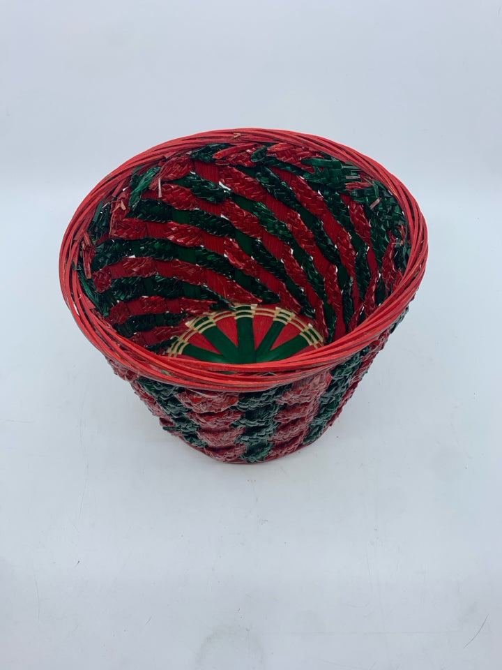 RED AND GREEN WOVEN BASKET.