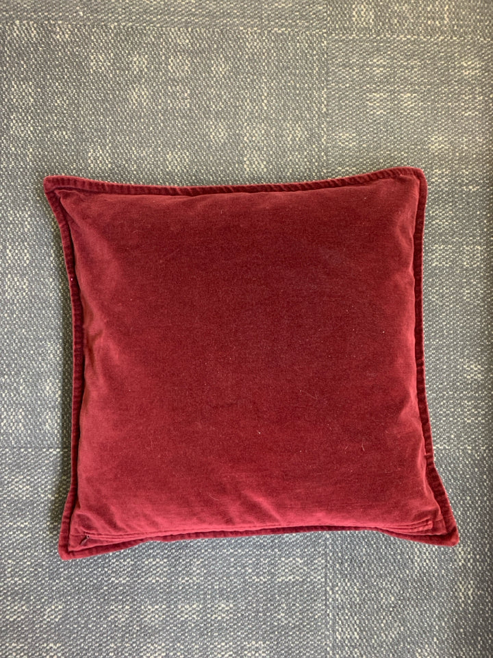 RED SQUARE PILLOW.