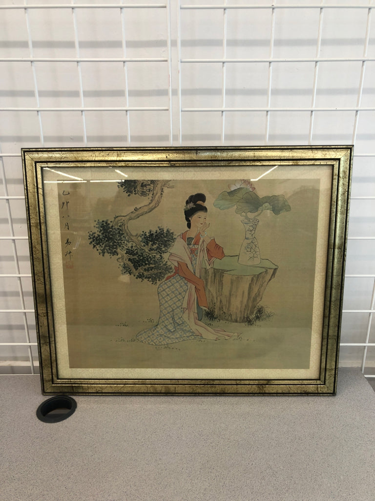 VTG ASIAN STYLE SITTING WOMAN IN GOLD FRAME.
