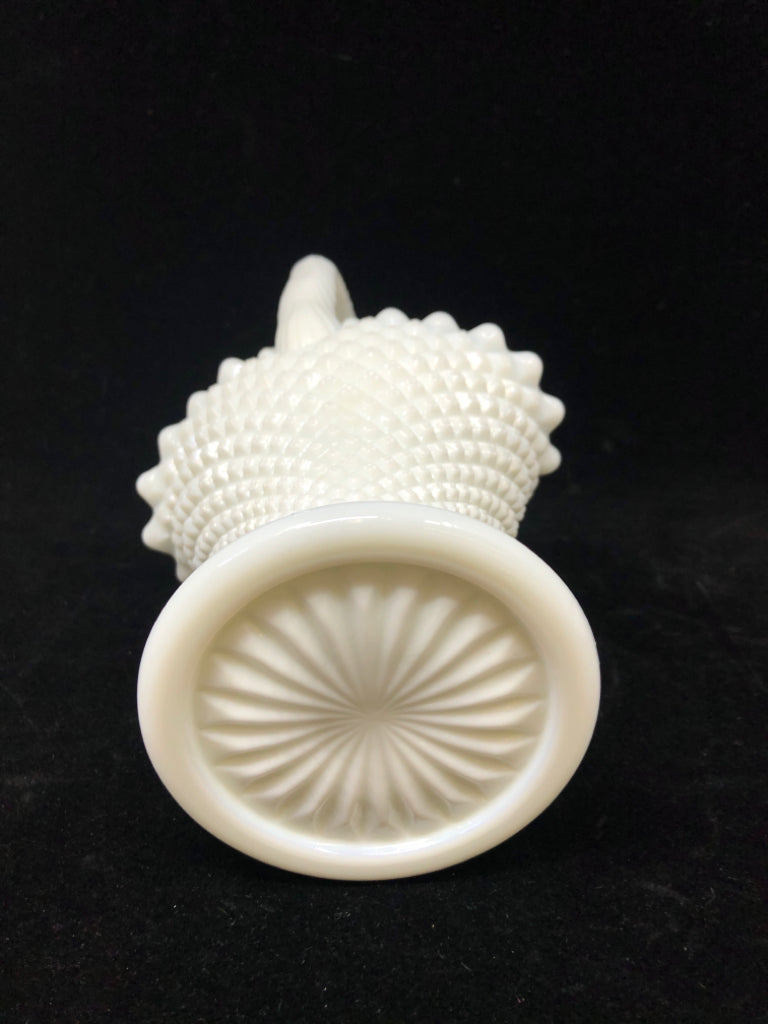 VTG MILK GLASS BASKET VASE W/HANDLE.