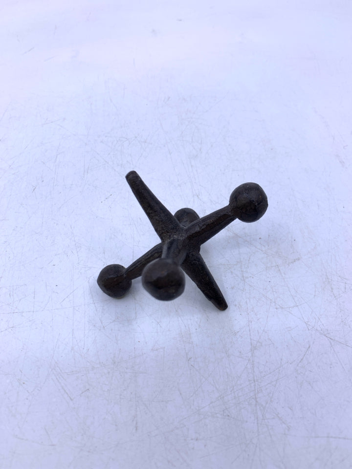 SMALL METAL JACK DECOR