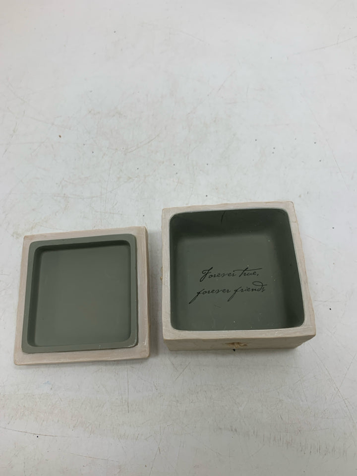 SQUARE GIRLS SITTING LOOKING AT EACHOTHER "FRIENDSHIP" TRINKET BOX.