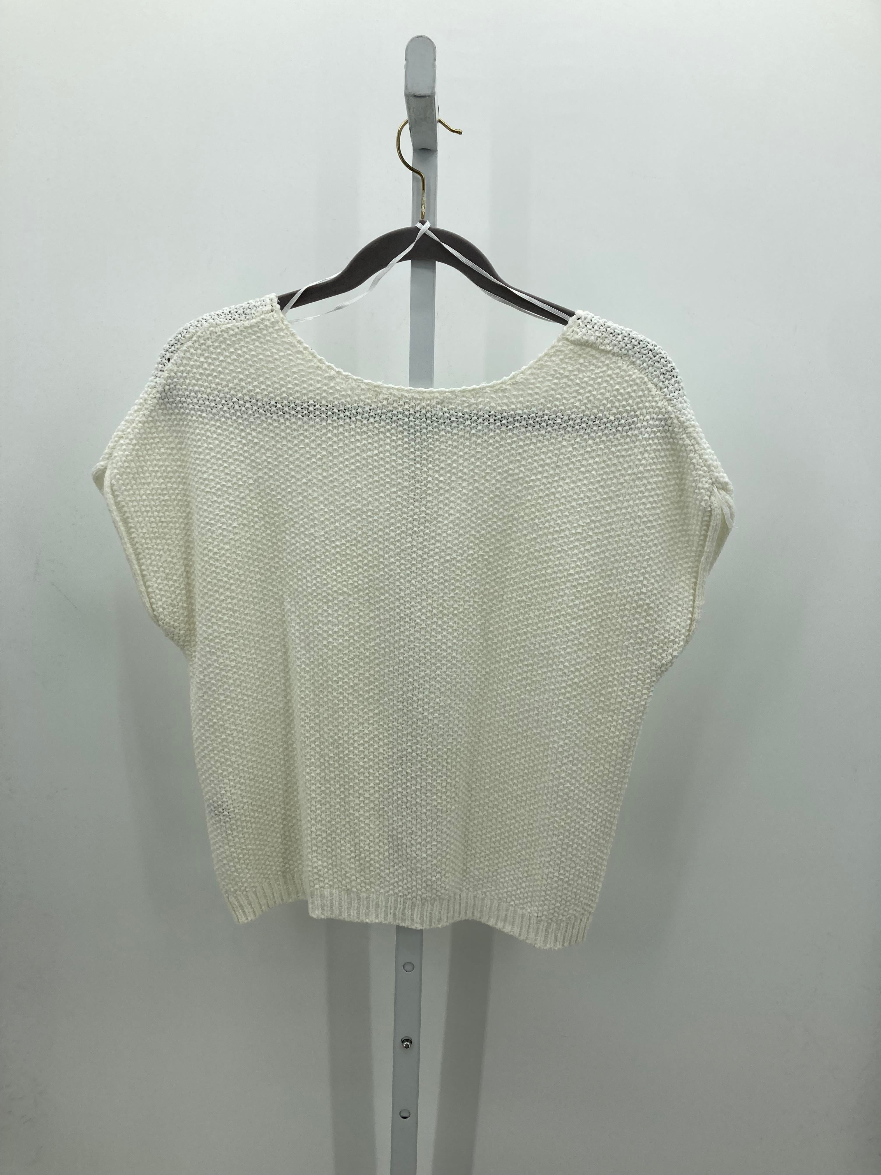 Size Medium Juniors Short Sleeve Sweater