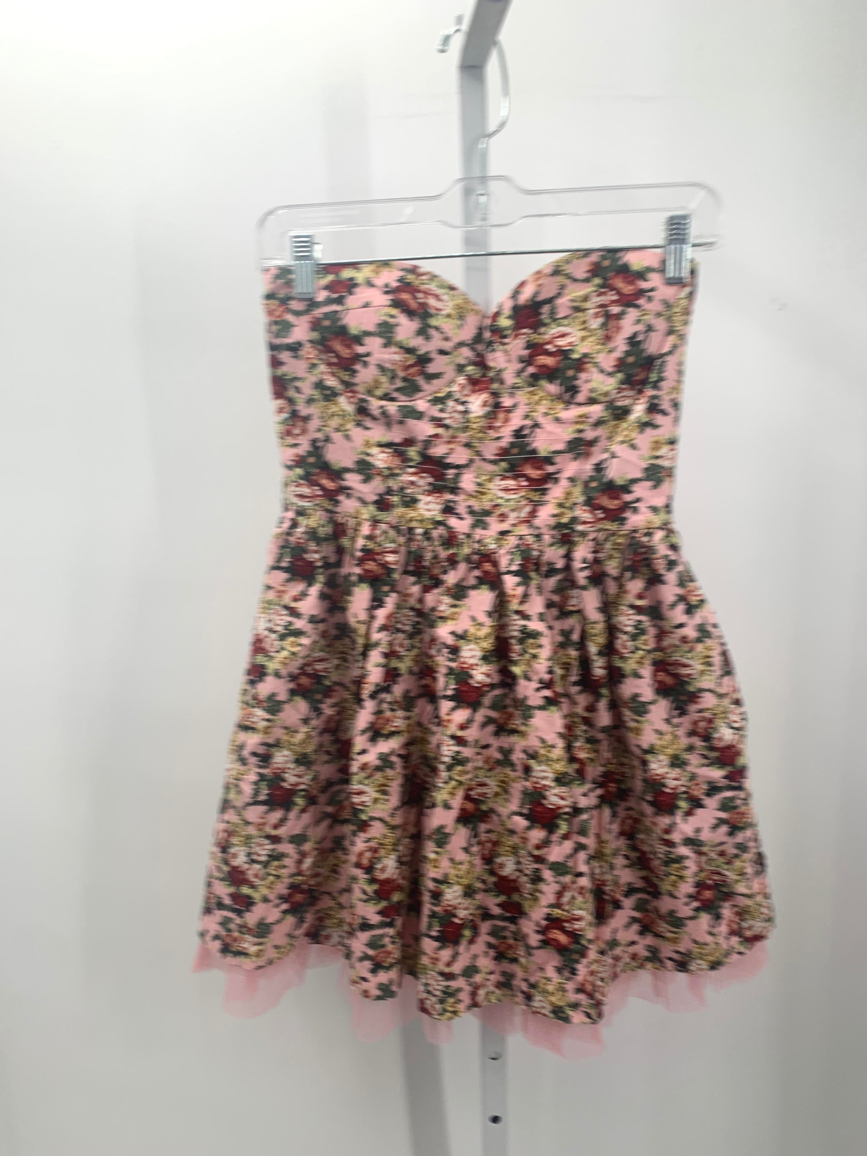 Sans Souci Size Medium Juniors Sleeveless Dress