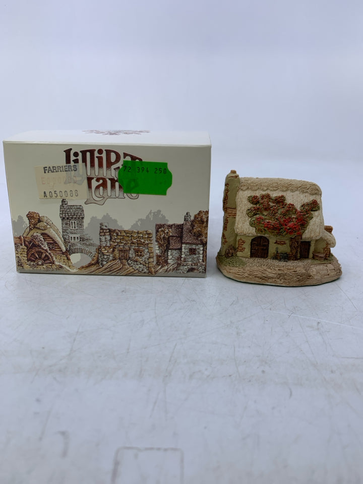 LILIPUT LANE THE FARRIERS COTTAGE W/ BOX.