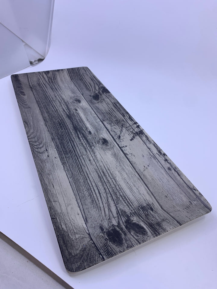 FAUX GREY WOOD RECTANGLE TRAY.