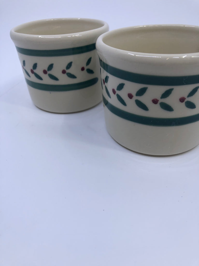 2 HOLLY PATTERN MUGS.