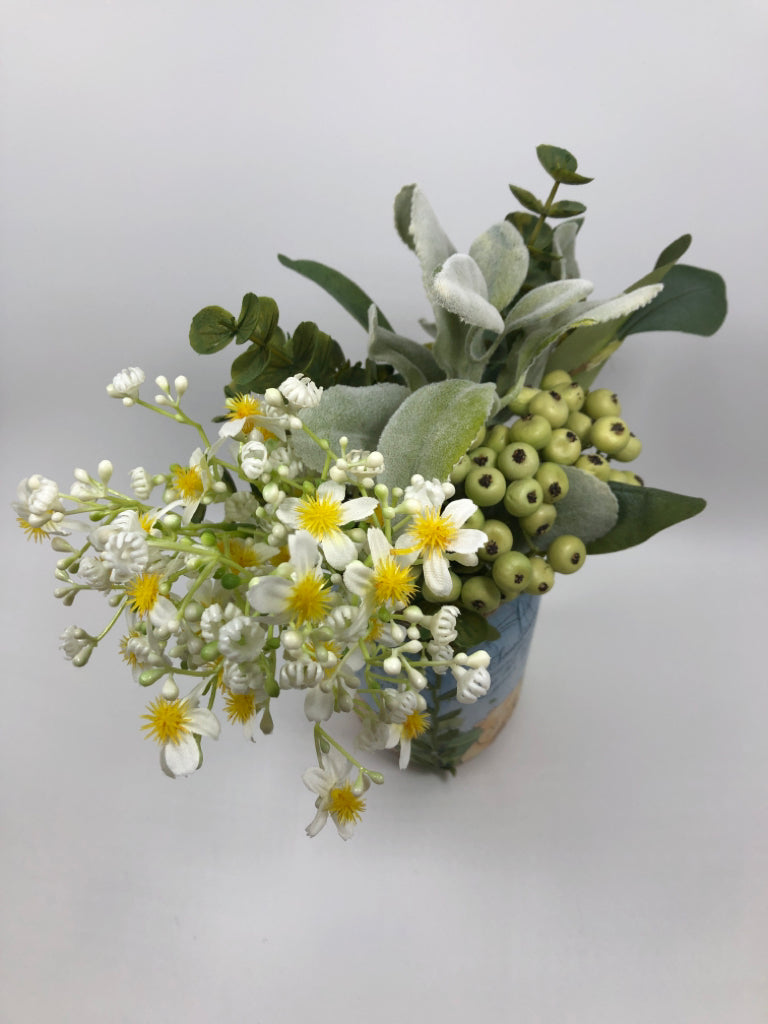 WINNIE THE POOH MASON JAR W/FAUX FLOWERS+BERRIES.