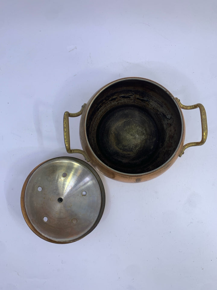 VTG COPPER POT W/LID & HANDLES.