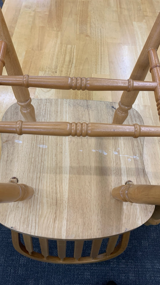 SOLID WOOD TABLE W/6 CHAIRS.