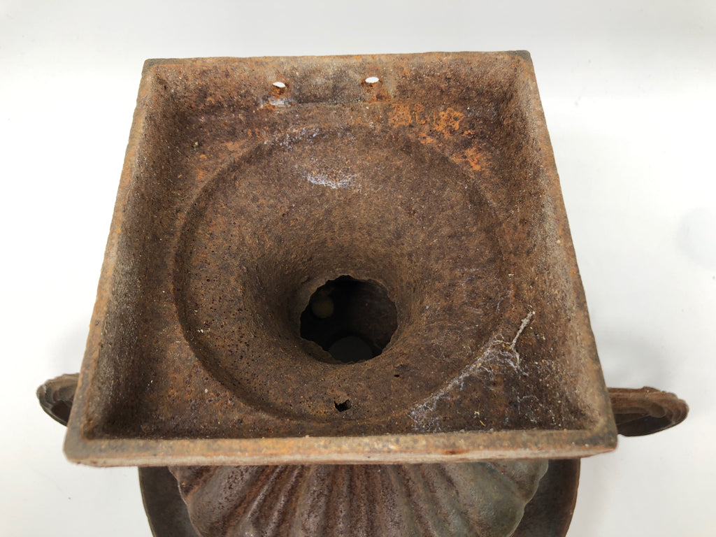 VINTAGE HEAVY METAL URN-STYLE PLANTER.