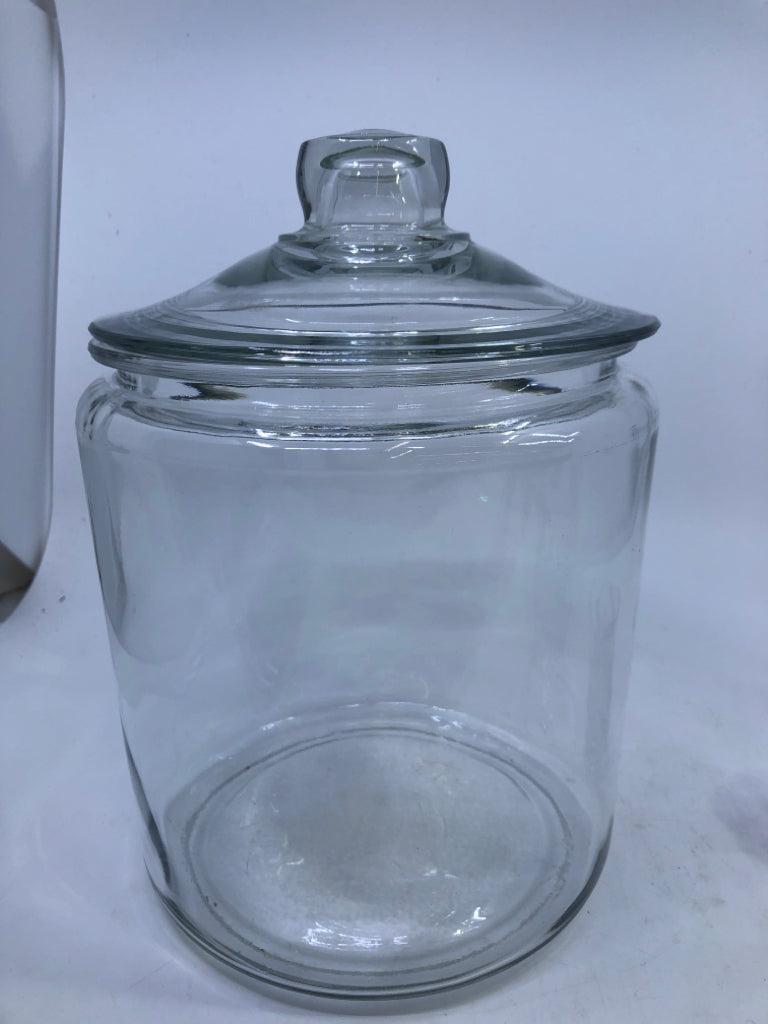 LARGE CLEAR CANDY JAR/ CANISTER.