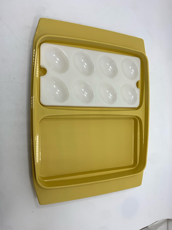 VTG YELLOW EGG CARRIER W/EGG INSERTS.
