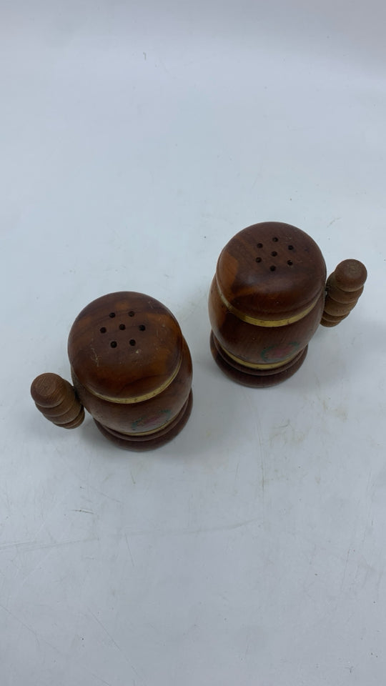 VTG BEER MUG- MOHAWK TRAIL S+P SHAKERS.
