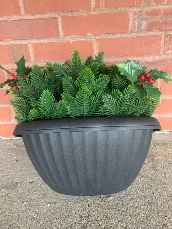 ARTIFICIAL HOLIDAY ARRANGEMENT IN BLACK HANGING POT.