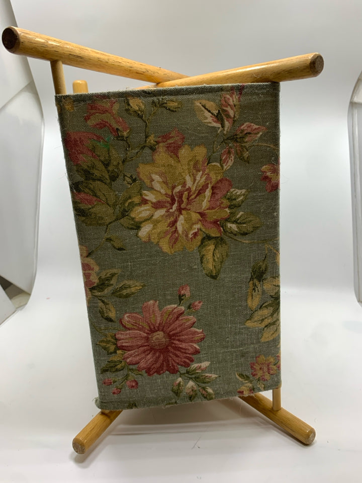 WOODEN/FABRIC STORAGE CADDY W/FLORAL DESIGN.