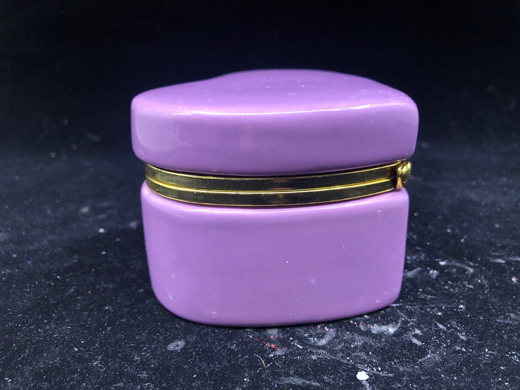 HANDMADE SOY WAX PURPLE HEART TRINKET BOX CANDLE.