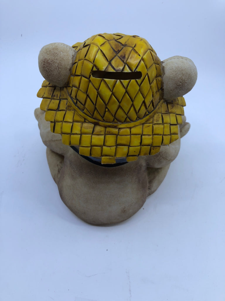 RESIN VACATION FUNDS TEDDY BEAR BANK.
